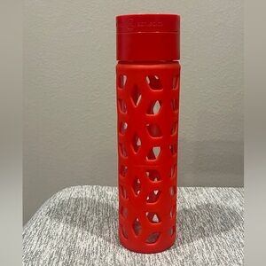 Lululemon Pure Focus Water Bottle with Silicone Cover